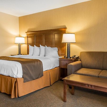 The Black Swan Lee - Lenox, Ascend Hotel Collection Экстерьер фото