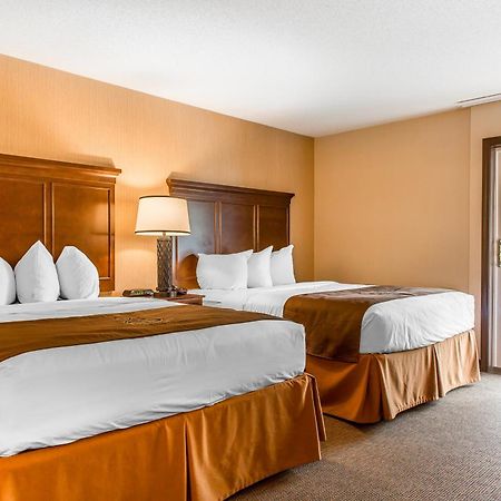 The Black Swan Lee - Lenox, Ascend Hotel Collection Экстерьер фото