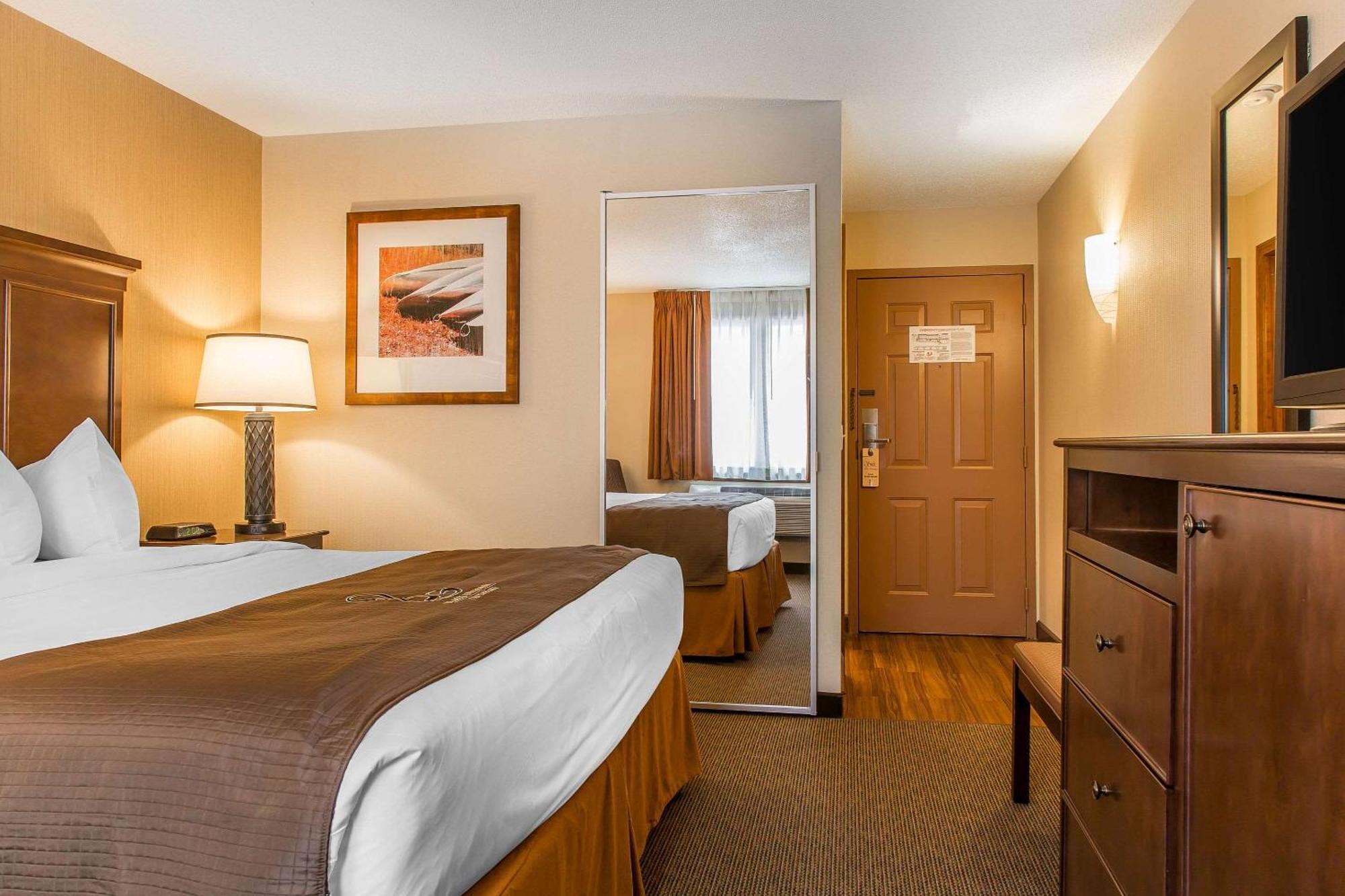 The Black Swan Lee - Lenox, Ascend Hotel Collection Экстерьер фото