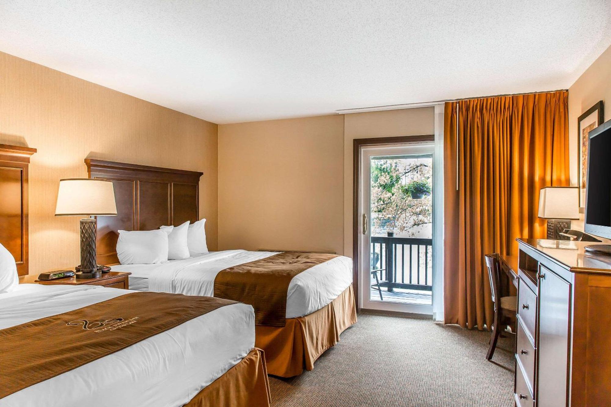 The Black Swan Lee - Lenox, Ascend Hotel Collection Экстерьер фото