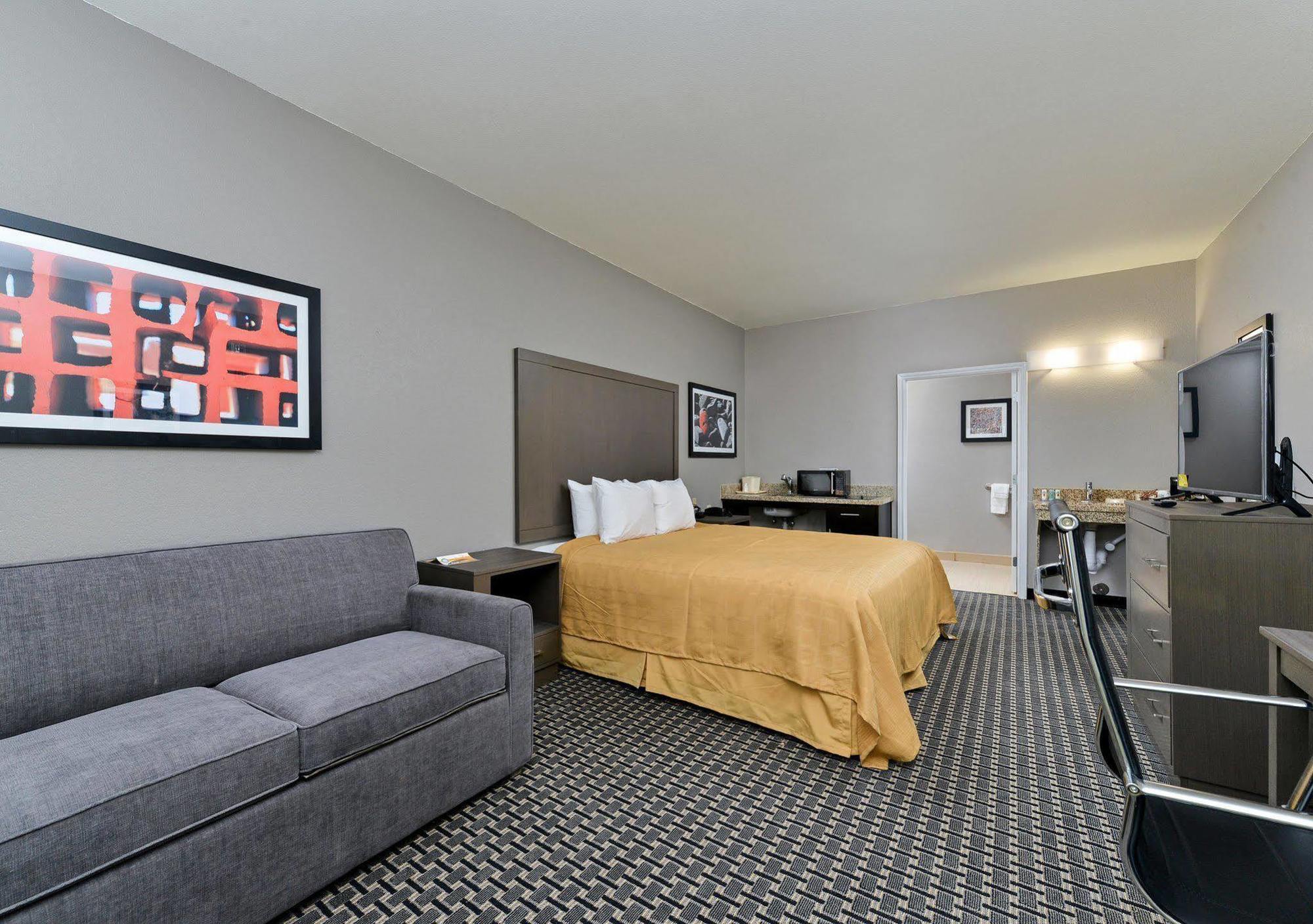 The Black Swan Lee - Lenox, Ascend Hotel Collection Экстерьер фото